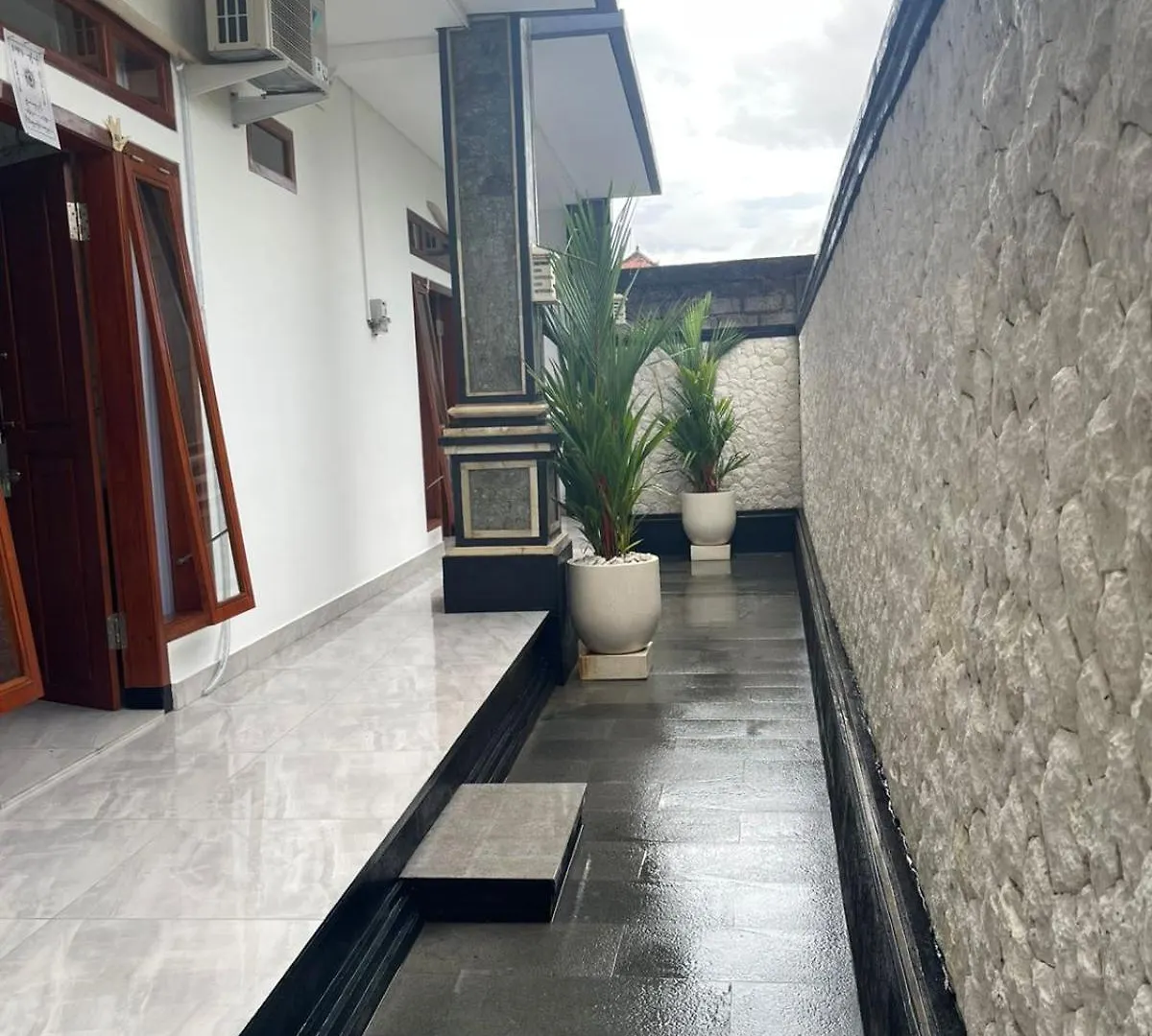 Отель Shin In Bali Кута Индонезия